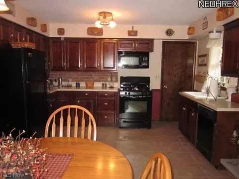 1151 Catherine St, Suffield, OH 44260 photo 2
