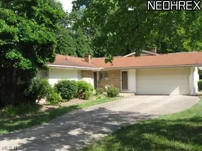 144 Devorah Dr, Aurora, OH 44202 photo 2