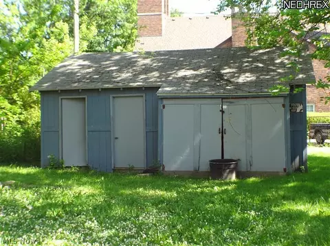 111 Blake St, Elyria, OH 44035 photo 2