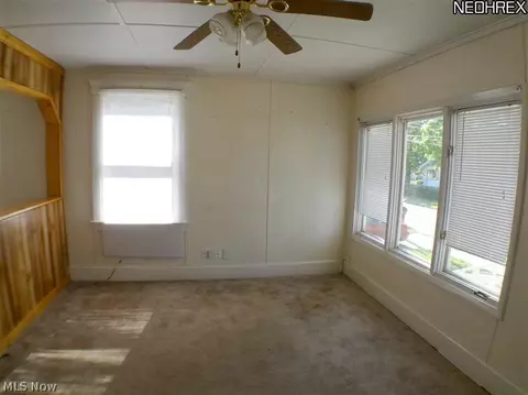 111 Blake St, Elyria, OH 44035 photo 4