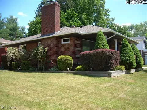 1905 Thane Ave, Akron, OH 44301 photo 4