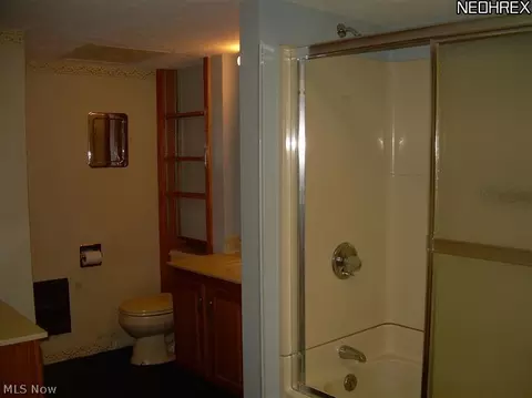1905 Thane Ave, Akron, OH 44301 photo 10