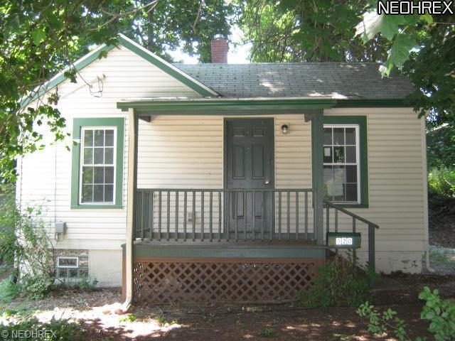 520 Flora Ave, Akron, OH 44314 photo 1