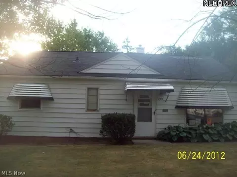 1745 E 300th St, Wickliffe, OH 44092 photo 1