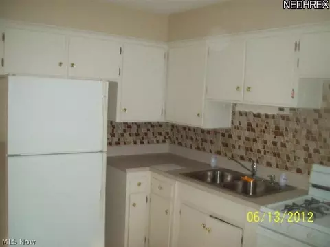 1745 E 300th St, Wickliffe, OH 44092 photo 3