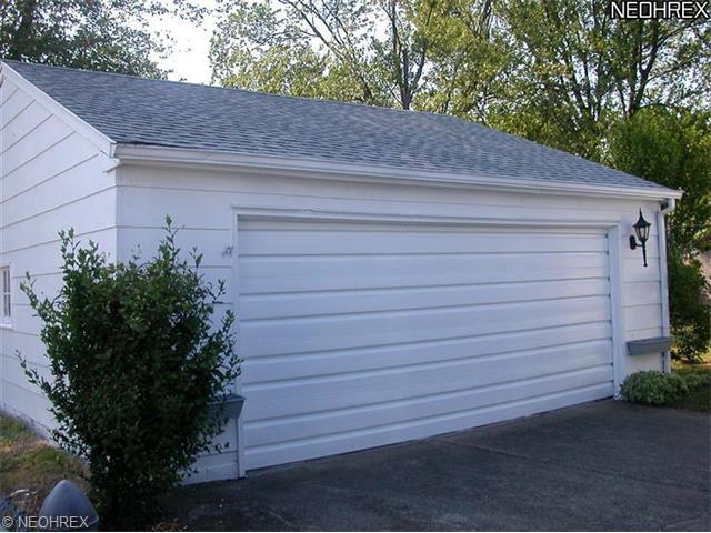 470 Melbourne Ave, Youngstown, OH 44512 photo 3