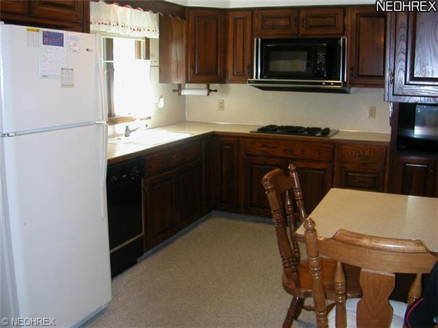 470 Melbourne Ave, Youngstown, OH 44512 photo 5