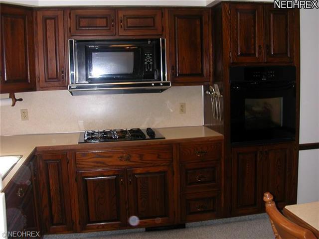 470 Melbourne Ave, Youngstown, OH 44512 photo 6