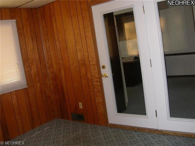 470 Melbourne Ave, Youngstown, OH 44512 photo 9