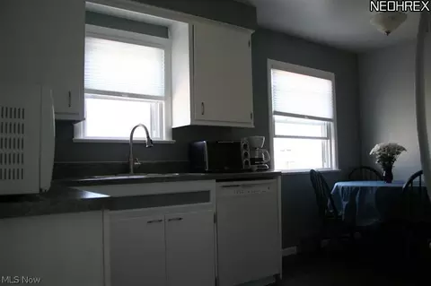 621 Dickerson Rd, Willowick, OH 44095 photo 5