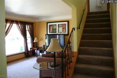 621 Dickerson Rd, Willowick, OH 44095 photo 3