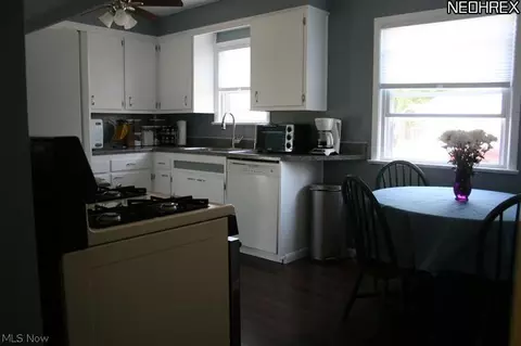 621 Dickerson Rd, Willowick, OH 44095 photo 4