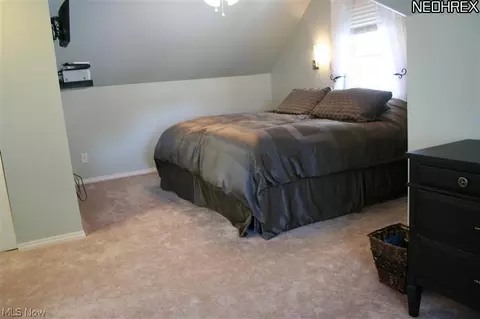 621 Dickerson Rd, Willowick, OH 44095 photo 8