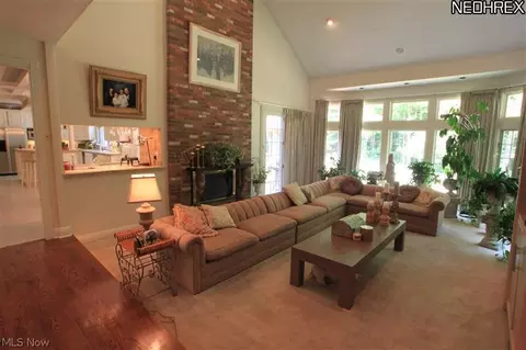 7220 Rollingbrook Trl, Solon, OH 44139 photo 8