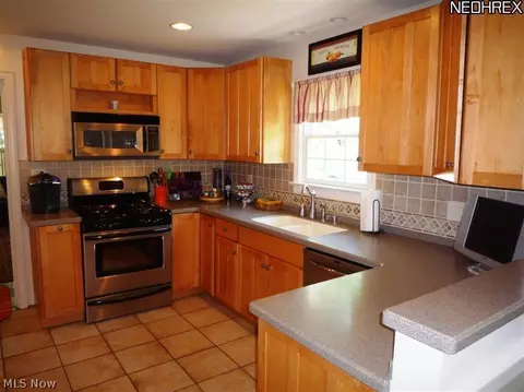 528 Allen Ave, Ashtabula, OH 44004 photo 7