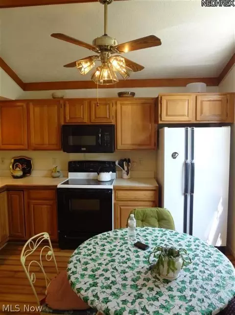 937 Hidden Valley Dr, Huron, OH 44839 photo 5
