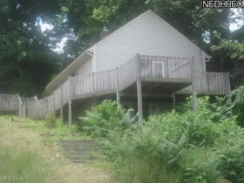 641 Fruit Dr, Akron, OH 44319 photo 1