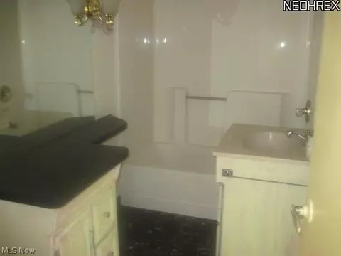 641 Fruit Dr, Akron, OH 44319 photo 12