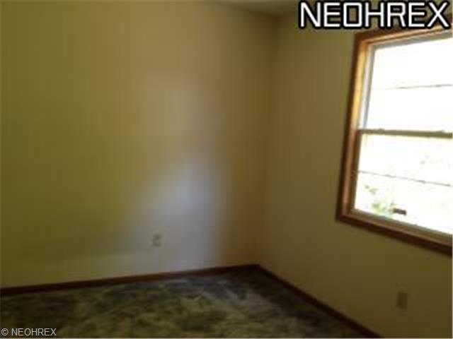 124 Brace Ave, Elyria, OH 44035 photo 7