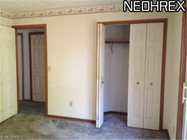 124 Brace Ave, Elyria, OH 44035 photo 6