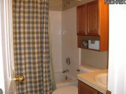 105 Cedar Gln, Chardon, OH 44024 photo 19