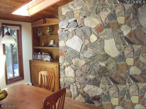 7647 Silver Beech Ln, Mentor, OH 44060 photo 3