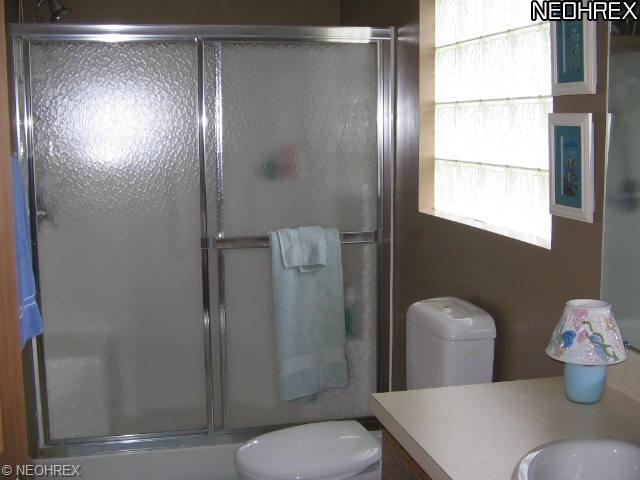 7846 Walnut St, Youngstown, OH 44512 photo 7