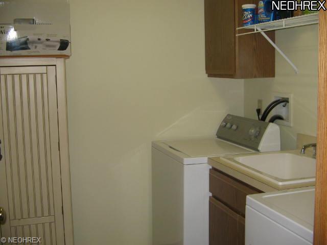 7846 Walnut St, Youngstown, OH 44512 photo 5