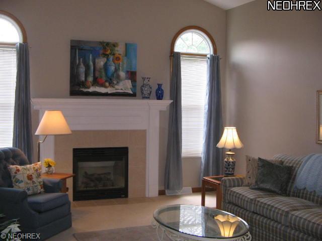 7846 Walnut St, Youngstown, OH 44512 photo 2