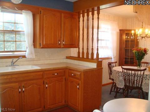 504 W Omar St, Struthers, OH 44471 photo 6