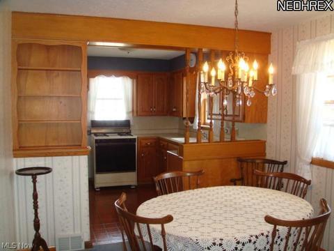 504 W Omar St, Struthers, OH 44471 photo 5