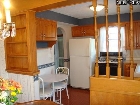 504 W Omar St, Struthers, OH 44471 photo 7