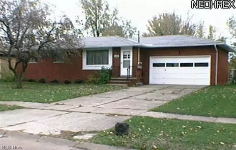 240 Windsor Dr, Elyria, OH 44035 photo 1
