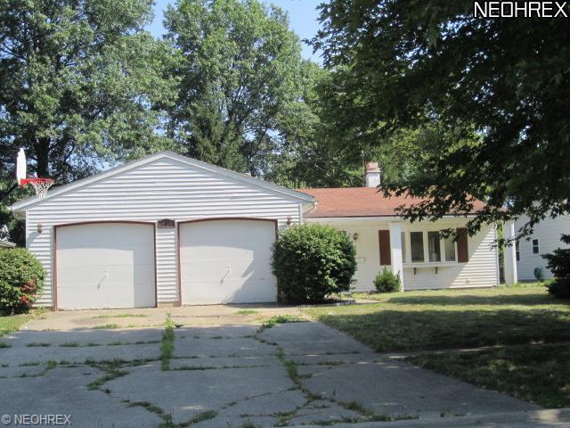 364 Michigan Ave, Elyria, OH 44035 photo 1