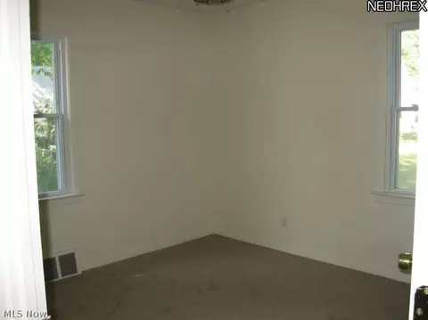 484 E 253rd St, Euclid, OH 44132 photo 13