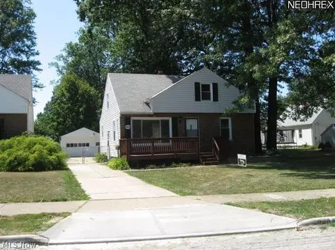 484 E 253rd St, Euclid, OH 44132 photo 2