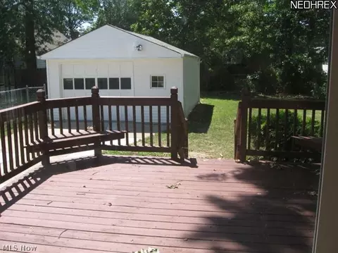 484 E 253rd St, Euclid, OH 44132 photo 8
