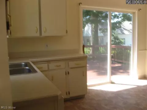 484 E 253rd St, Euclid, OH 44132 photo 7