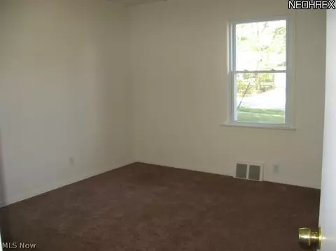 484 E 253rd St, Euclid, OH 44132 photo 14
