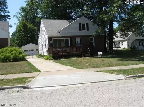 484 E 253rd St, Euclid, OH 44132 photo 3