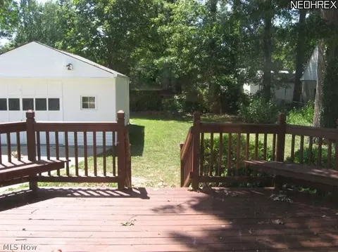 484 E 253rd St, Euclid, OH 44132 photo 9