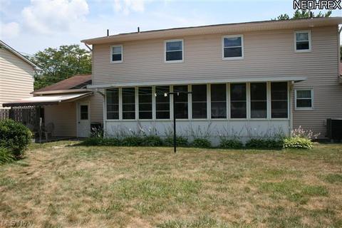 148 Hemlock Dr, Elyria, OH 44035 photo 2