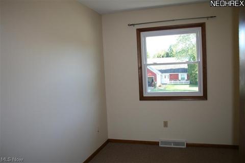 148 Hemlock Dr, Elyria, OH 44035 photo 16