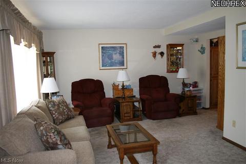 148 Hemlock Dr, Elyria, OH 44035 photo 3