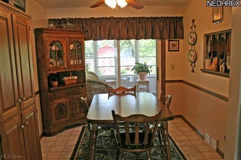 148 Hemlock Dr, Elyria, OH 44035 photo 4