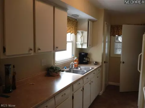1325 Difford Dr, Niles, OH 44446 photo 4