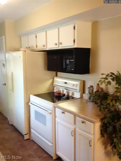 1325 Difford Dr, Niles, OH 44446 photo 12