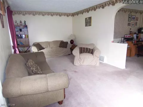 1721 W 13th St, Ashtabula, OH 44004 photo 2
