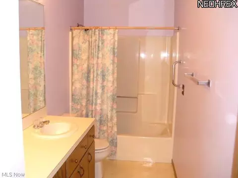 1253 Red Tail Hawk Ct #1, Boardman, OH 44512 photo 10