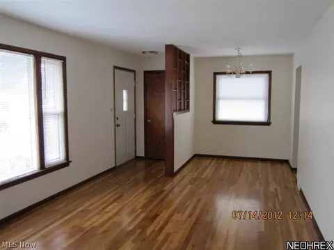 30815 Royalview Dr, Willowick, OH 44095 photo 2